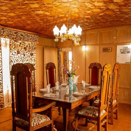 Houseboat New Golden Flower