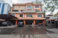 Grand Kembar Hotel Mitra RedDoorz