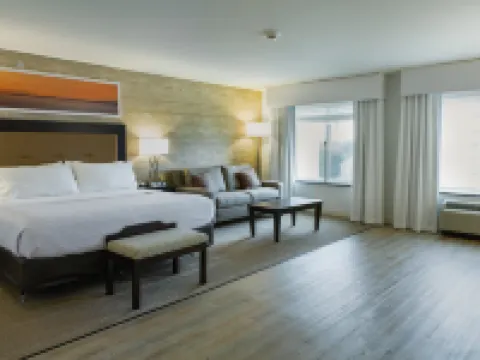 Holiday Inn & Suites BLOOMINGTON-AIRPORT by IHG Hotels in Bloomington