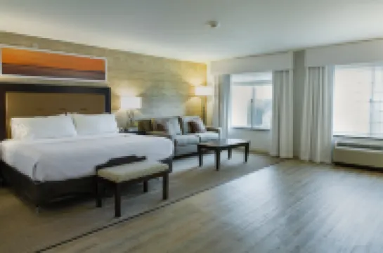 โรงแรม ฮอลิเดย์ อินน์ บลูมิงตัน-แอร์พอร์ต บาย IHG โรงแรมใน