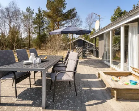 "Sighbiorn" - 950m from the Sea Hotels in Fjerritslev
