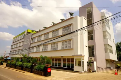 Airish Hotel Palembang Hotel dekat Showroom Honda Tanjung Api Api (TAA)