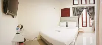 Penginapan CR Win Hotels near yy