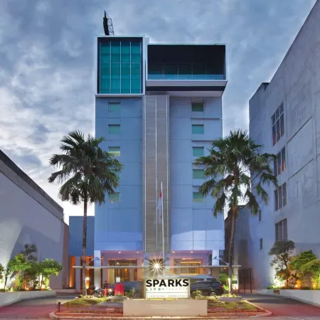 Sparks Life Jakarta, ARTOTEL Curated Отели рядом с достопримечательностью «Музей Маритайм»