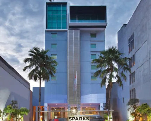Sparks Life Jakarta, ARTOTEL Curated Hotels near Glodok