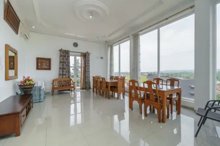 RedDoorz Syariah Near Lahat Station