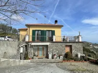 Villa Aurora Hotel in zona La Rabina - Rotonda sul mare