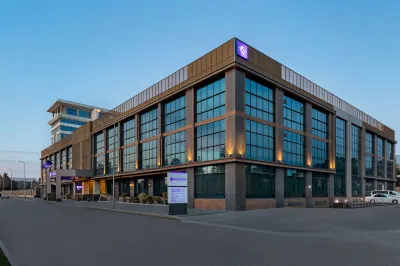Wyndham Baku Hotels in der Nähe von Qobustan-Nationalpark