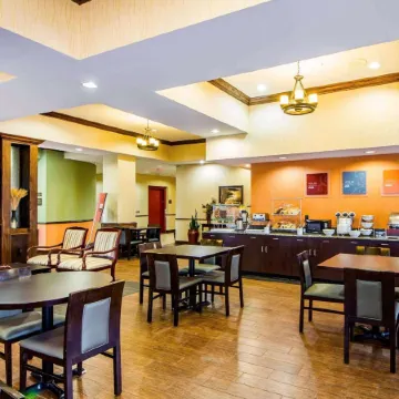 Comfort Inn & Suites