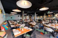 Atura Albury - breakfast