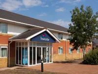 Travelodge Reading M4 Westbound Hotels near Dr. Smokeman’s Hut