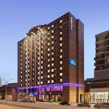 Travelodge by Wyndham Montreal Centre Отели рядом с достопримечательностью «Музей Маккорд»