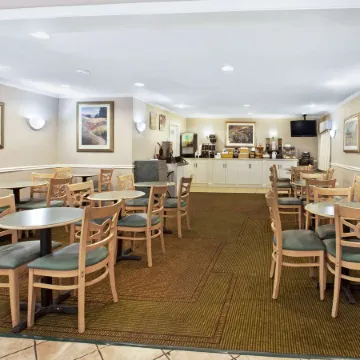 La Quinta Inn by Wyndham Detroit Canton