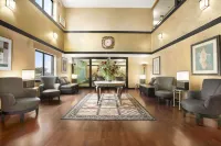 Super 8 by Wyndham Milwaukee Airport