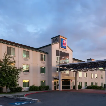 Motel 6 Anchorage, AK - Midtown