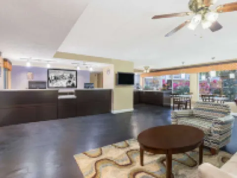 Super 8 by Wyndham Ellenton Bradenton Area Hotels in Manatee County