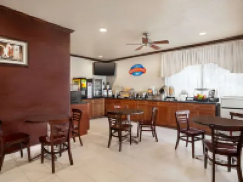 Baymont by Wyndham Clute/Lake Jackson Hotels in Clute