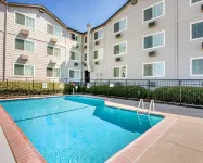 Quality Inn & Suites - Pools