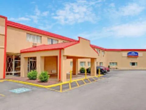 Howard Johnson by Wyndham Pikesville Hotels in Pikesville