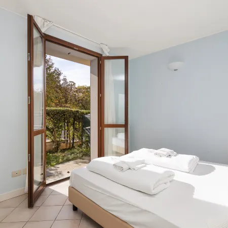 Budget Village Apartments - Porto Letizia