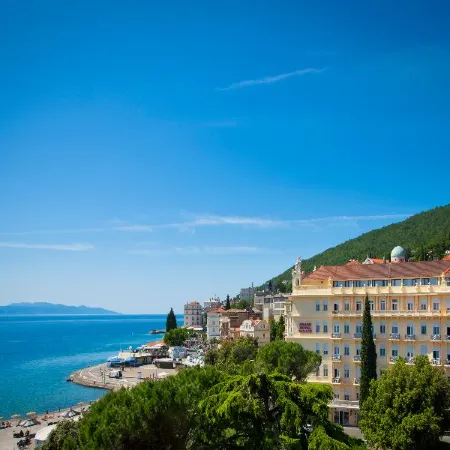 Hotel Bellevue - Liburnia Отели рядом с достопримечательностью «Пляж Медвея»