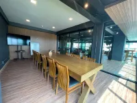 The Bedrooms Maeklong & Service Apartments 班考堯住宿飯店