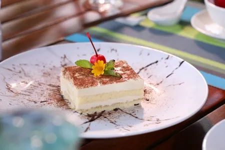 Victoria Nui Sam Lodge Отели рядом с достопримечательностью «Ba Chua Xu Temple»