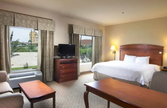 布朗斯維爾歡朋套房酒店