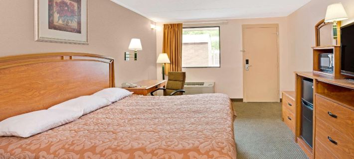 Super 8 by Wyndham Laurel Hotels in Howard County