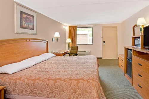Super 8 by Wyndham Laurel Hotels in Fulton