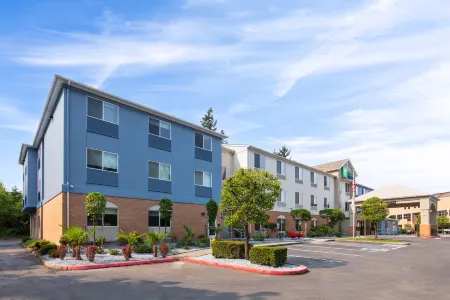 智選假日飯店-博塞爾