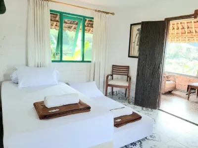 Rumah Jawa Antik Hotel di Tajur Halang
