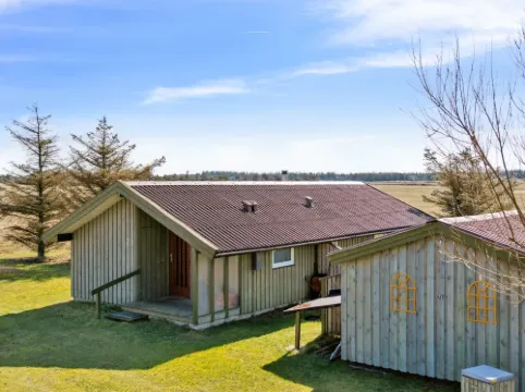 "Tianna" - 500m from the Sea