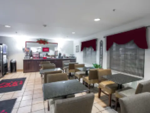 Red Roof Inn & Suites Savannah Airport Hotels in Pooler