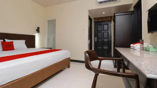 RedDoorz Plus Near Halim Perdanakusuma 2