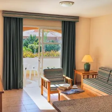 Apartamentos Jardín del Conde