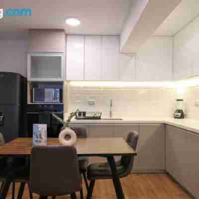 Spacious & Elegant 2Br w Terrace in Miraflores Dining/Meeting Rooms