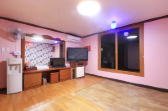 Jeonju Geumamdong Tomato Hotel dekat Chonbuk National University