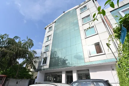 Hotel Amber Отели рядом со станцией Charbagh Railway Station