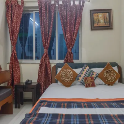 Innra Hotels near Kalighat