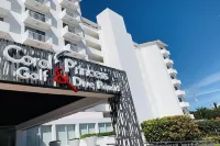 Coral Princess Hotel & Dive Resort Hotels near Chen Tuk Park