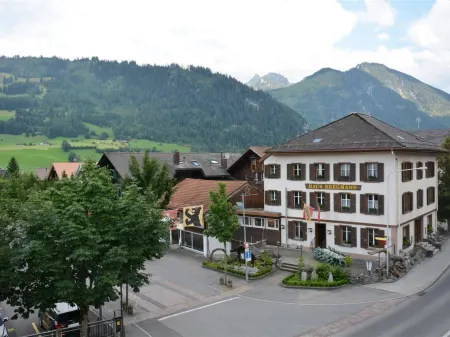 Haus am Bach Отели рядом со станцией Zweisimmen