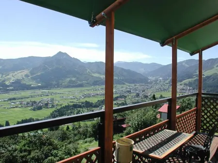 Hill Side Inn Center Club Отели рядом со станцией Станция Ишиучи