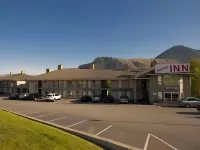 Riverland Inn & Suites Отели в г. Камлопс