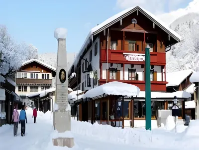 Hotel Königssee Отели рядом с достопримечательностью «Bayerische Seenschifffahrt am Koenigssee»