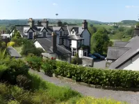 Bron-Y-Graig Hotel dekat Corwen Parish Church of St Mael and St Sulien