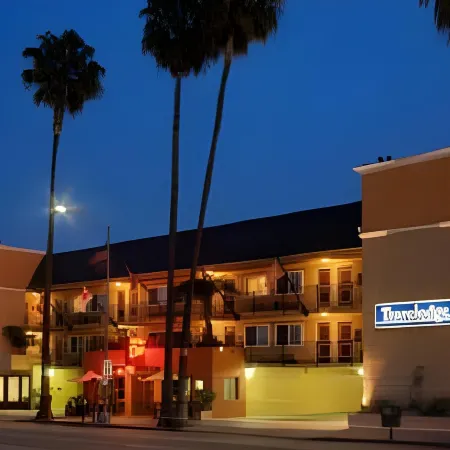 Travelodge by Wyndham Culver City Отели рядом с достопримечательностью «Студия "Сони Пикчерс"»