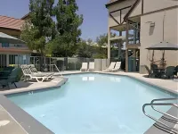 Howard Johnson by Wyndham Norco - Uima-altaat