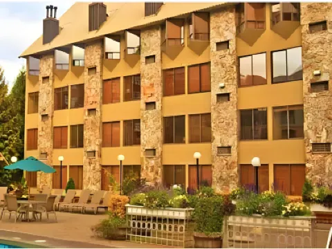 Mountain Side Hotel Whistler by Executive Hotels near Superfly Ziplines