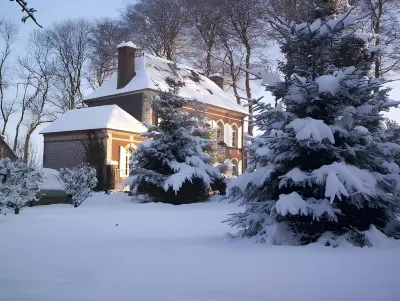 Le Clos des Hautes Loges Hôtels à : Les Loges